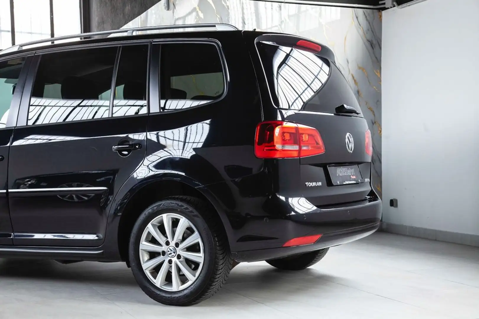 Volkswagen Touran 2.0TDI Sport DSG Negro - 2