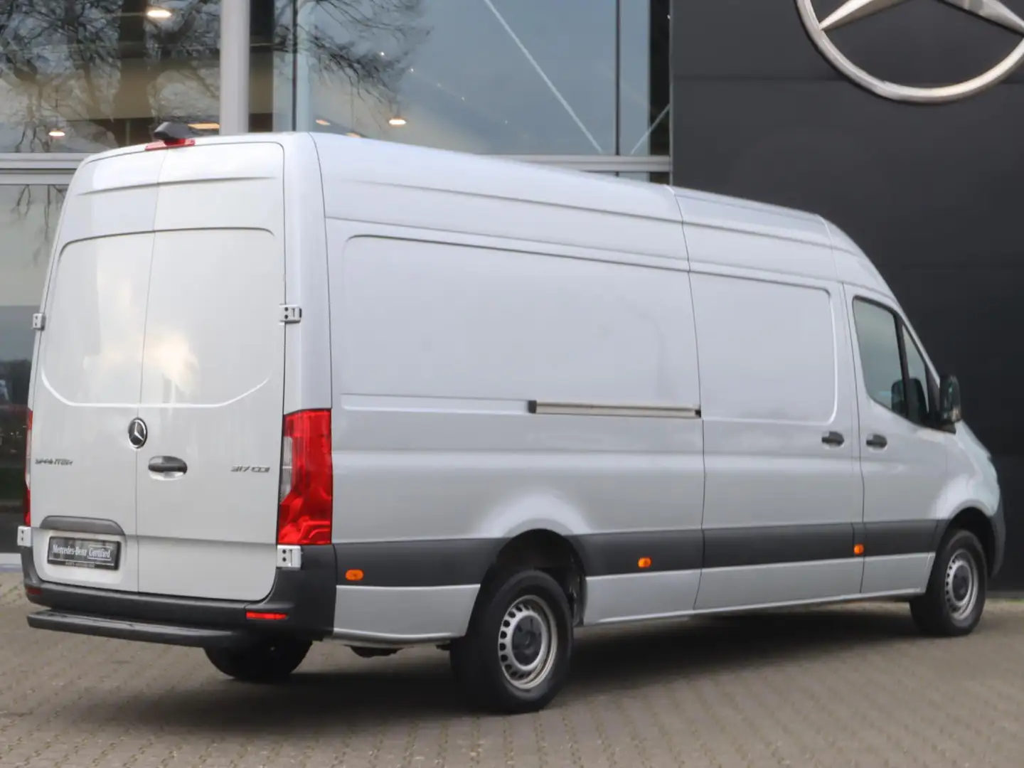 Mercedes-Benz Sprinter 317 CDI L3 METALLIC MBUX CAMERA Zilver - 2
