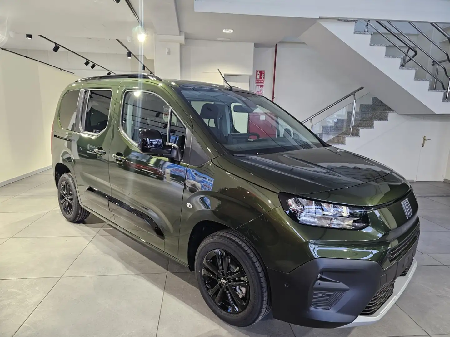 Fiat Doblo 1.5 Talla M Verde - 2
