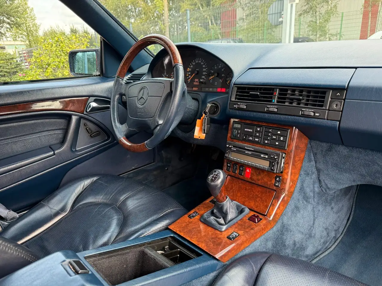 Mercedes-Benz SL 280 (Tüv neu/Fondsitzen), foto 9