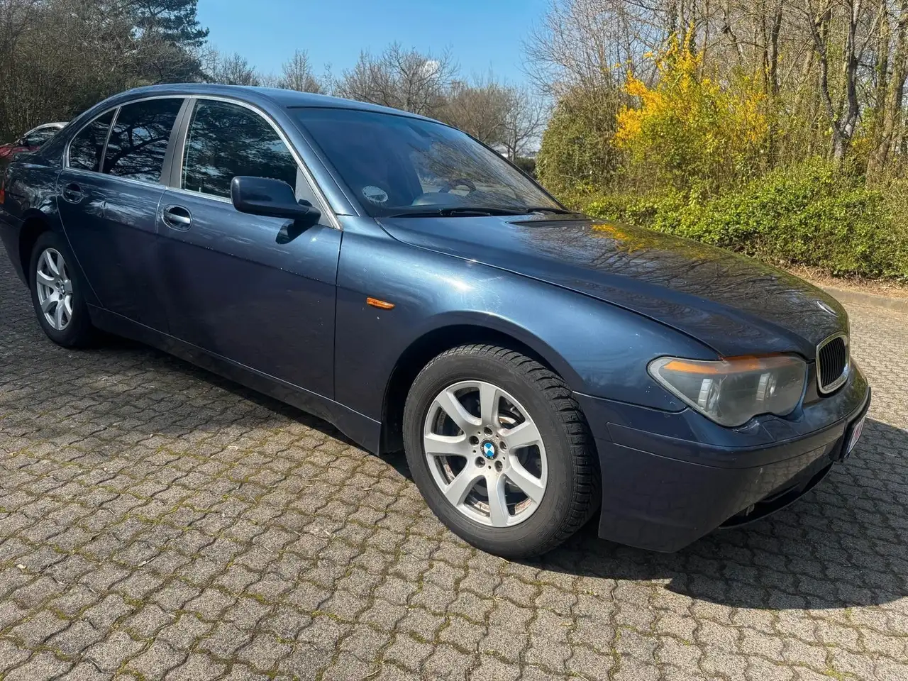 BMW 745