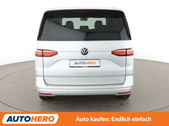 Volkswagen Multivan view 5