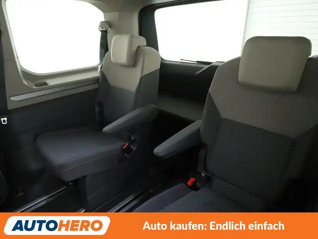 Volkswagen Multivan view 27