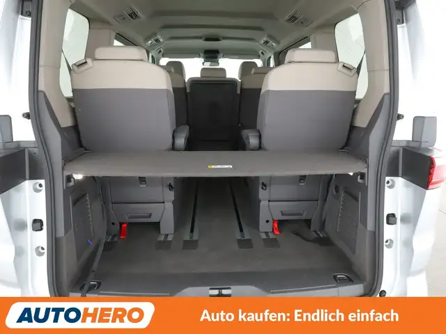 Volkswagen Multivan view 17