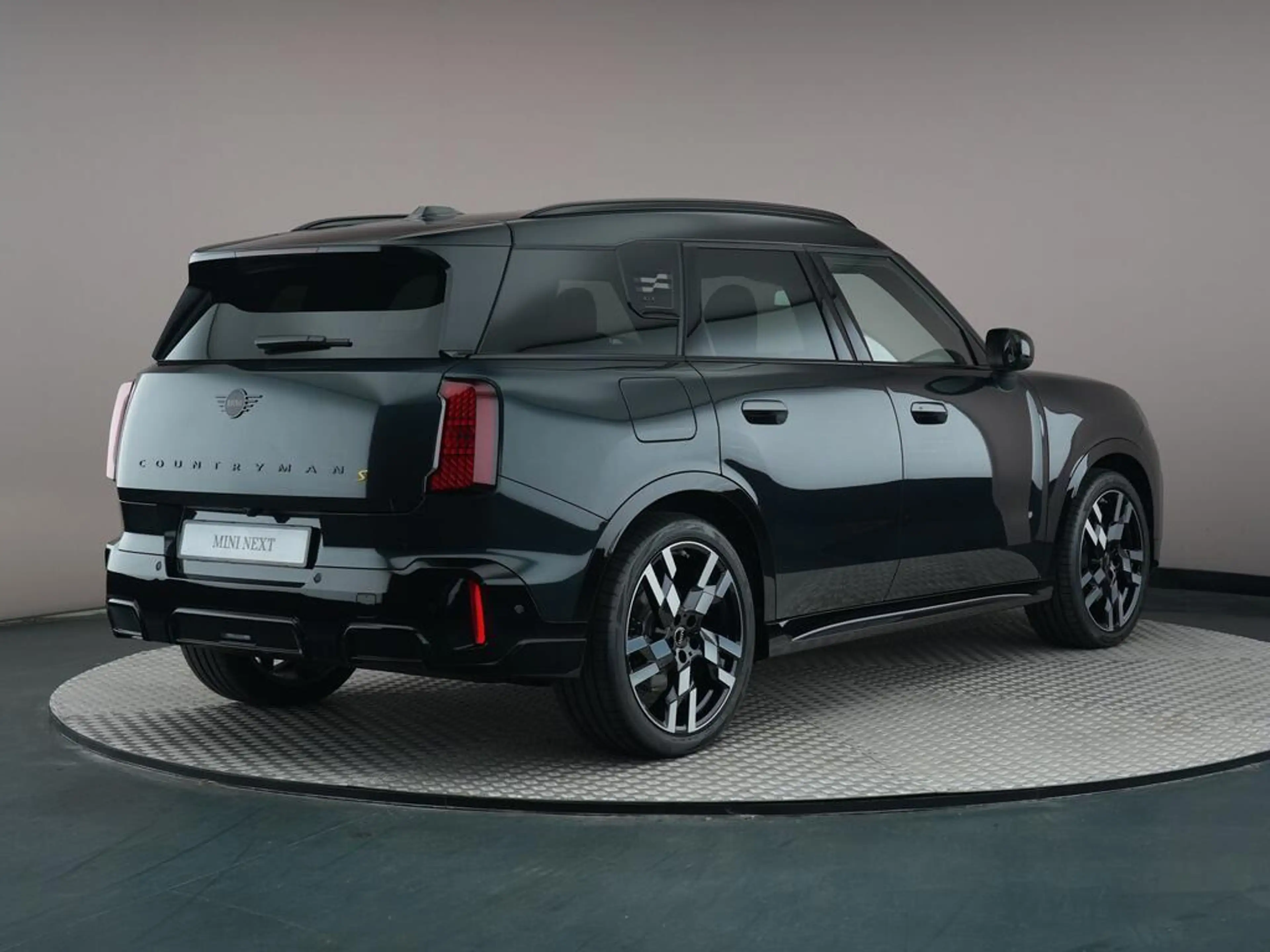 MINI Countryman SE All4 | John Cooper Works XL Trim — photo 3