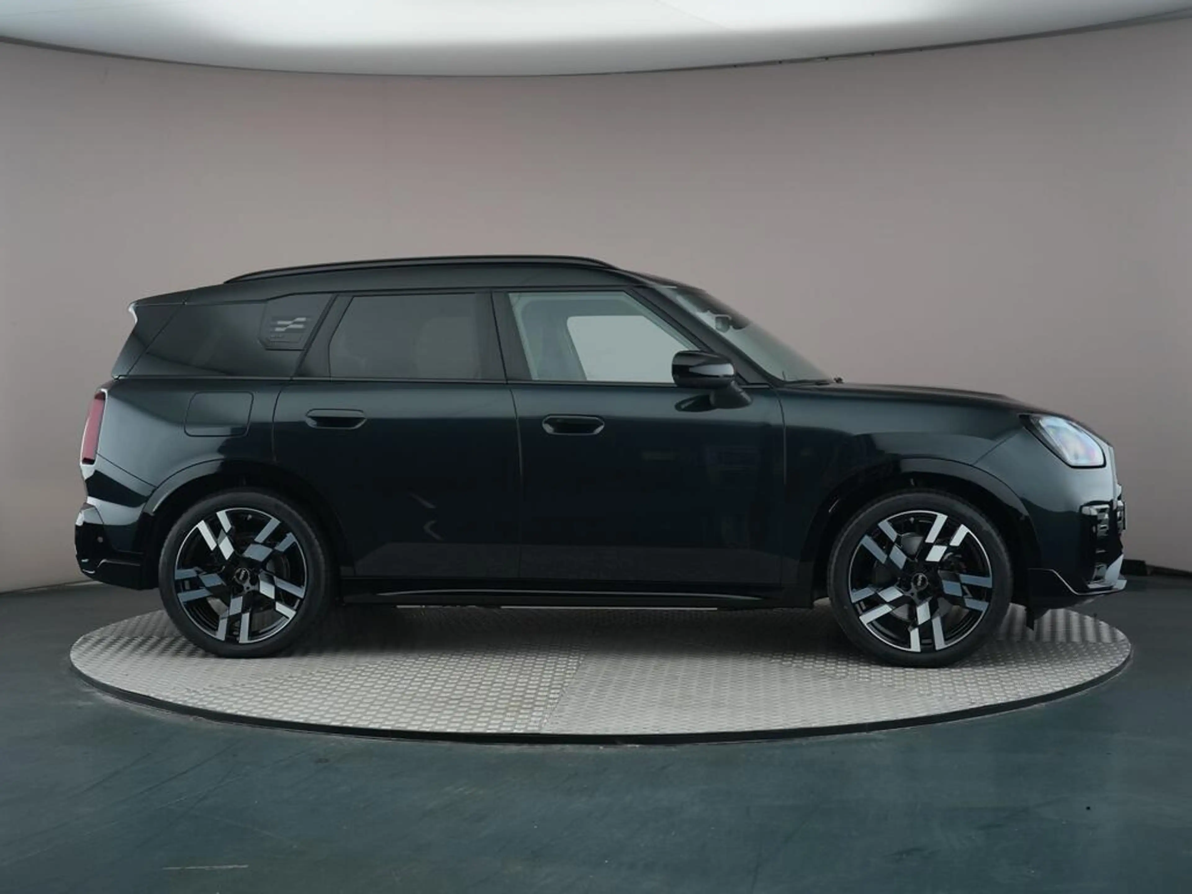 MINI Countryman SE All4 | John Cooper Works XL Trim — photo 2