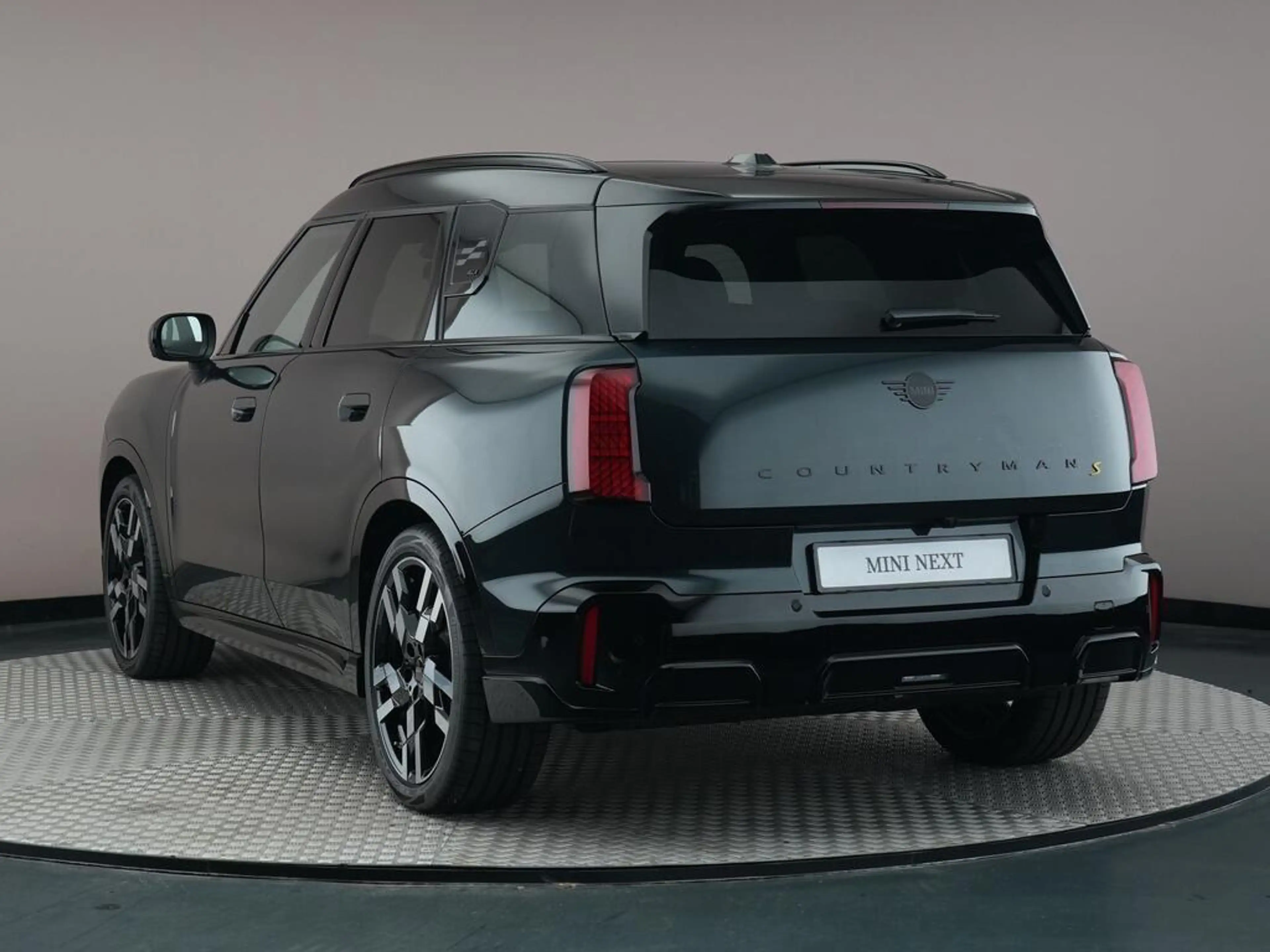 MINI Countryman SE All4 | John Cooper Works XL Trim — photo 5