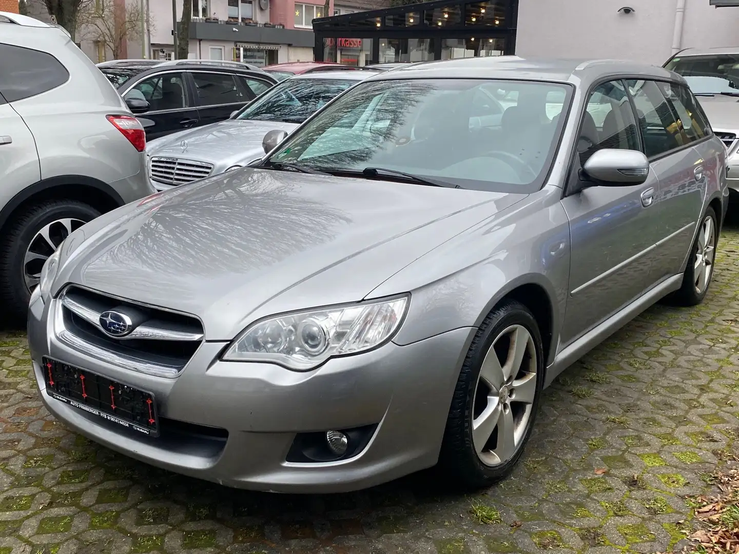 Subaru Legacy 2.0 R Active Grau - 1