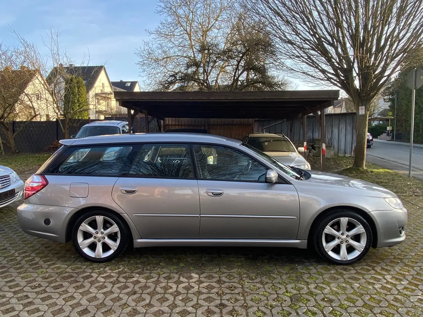 Subaru Legacy 2.0 R Active mit LPG Grau - 1