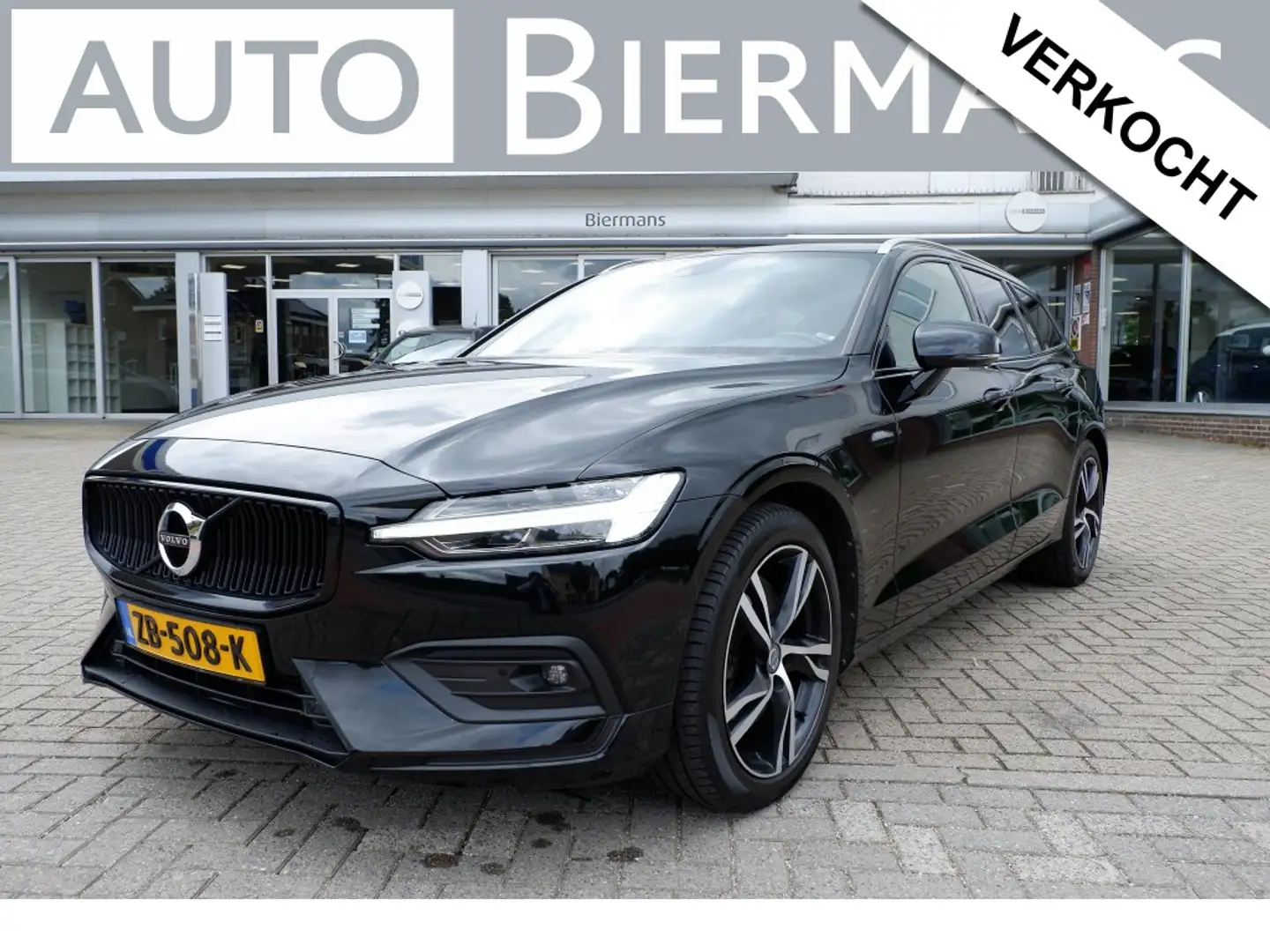 Volvo V60 2.0 T5 Momentum Scan Line Rijklaar 12MND BOVAG Gar Noir - 1