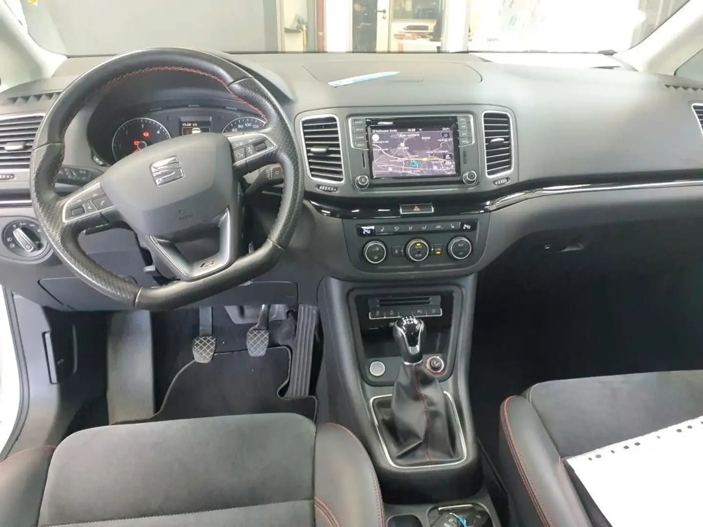SEAT Alhambra FR Line 2.0 TDI*7-Sitz*AHK*StHz*ACC*KAM Weiß - 2