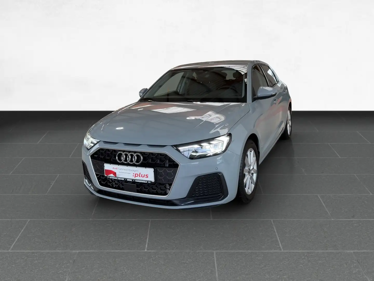 Audi A1 Sprtb. advanced 30 TFSI S tronic /Navi/LED Grau - 2