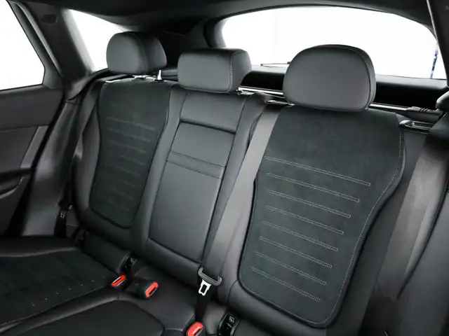 Mercedes-Benz GLC view 11
