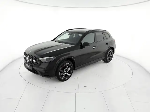 Mercedes-Benz GLC view 2