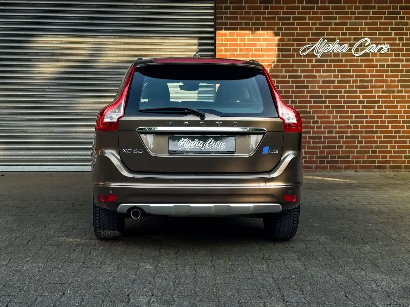 Volvo XC60 2.0 Momentum Polestar Twilight Bronze Braun - 2