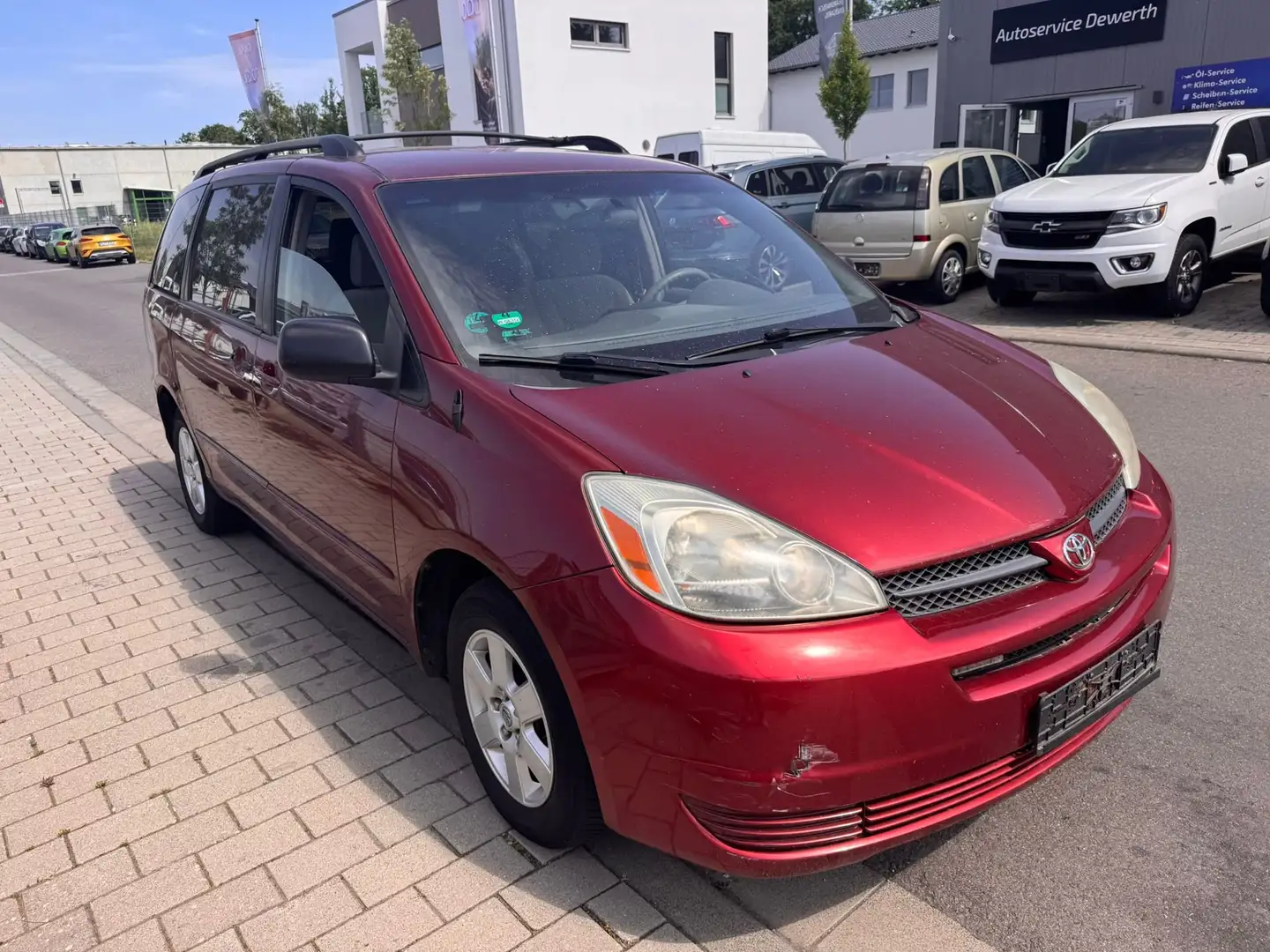 Toyota Sienna Van Rosso - 1