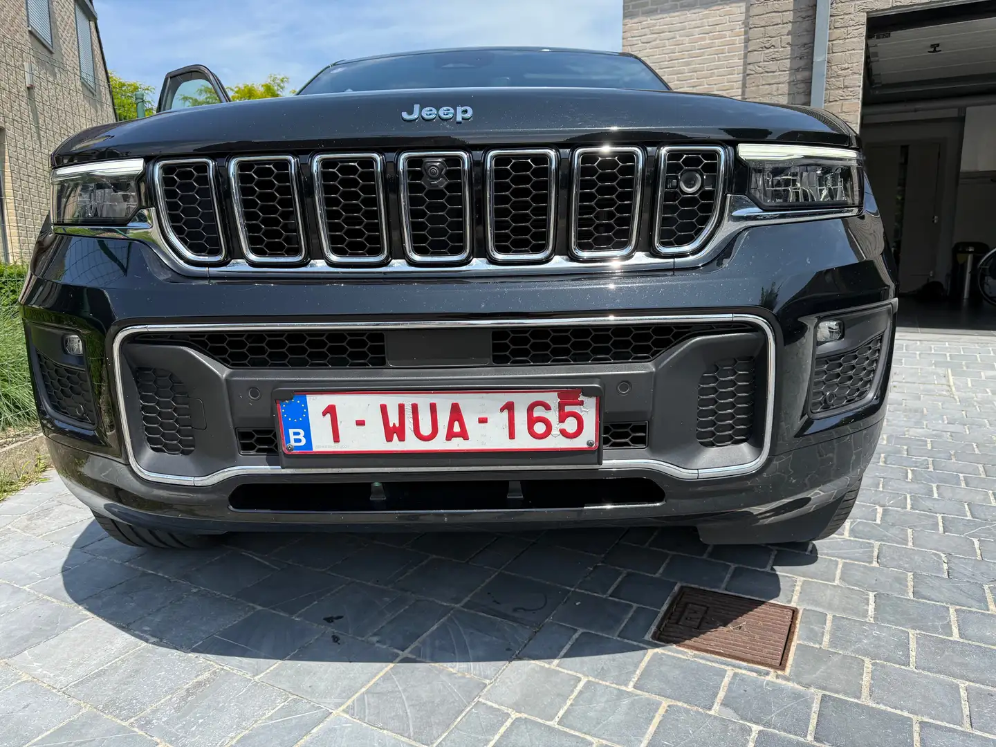 Jeep Grand Cherokee 2.0 4xe Plug-in Hybrid Automatik Overland crna - 2