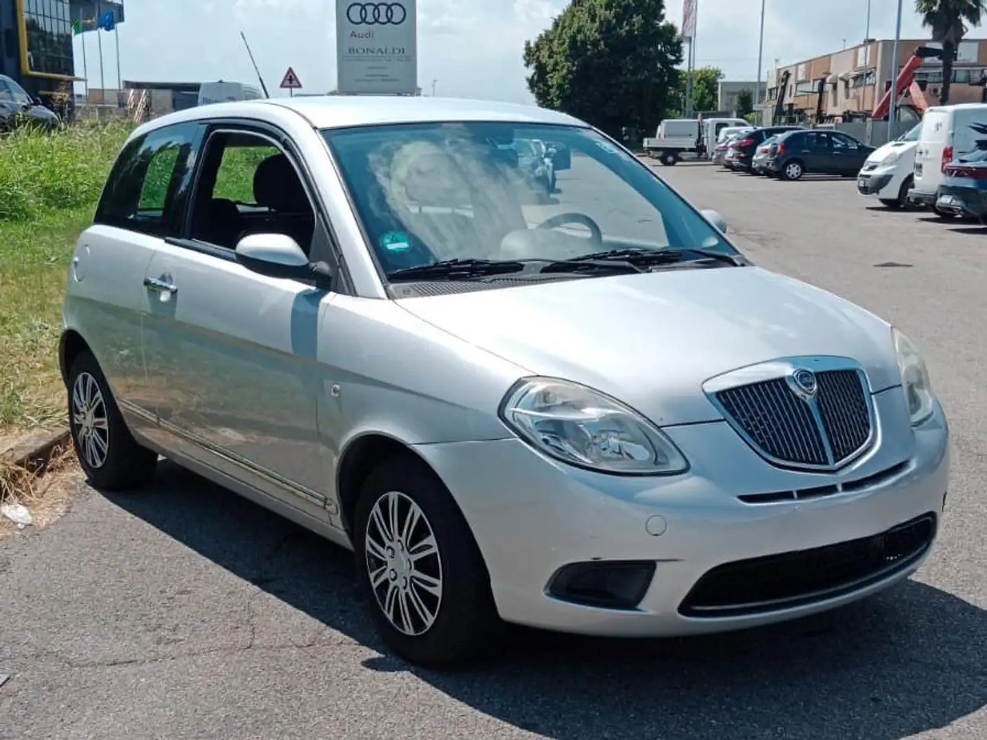 Lancia Ypsilon Ypsilon 1.4 16v Oro Plus 6m Argento - 2