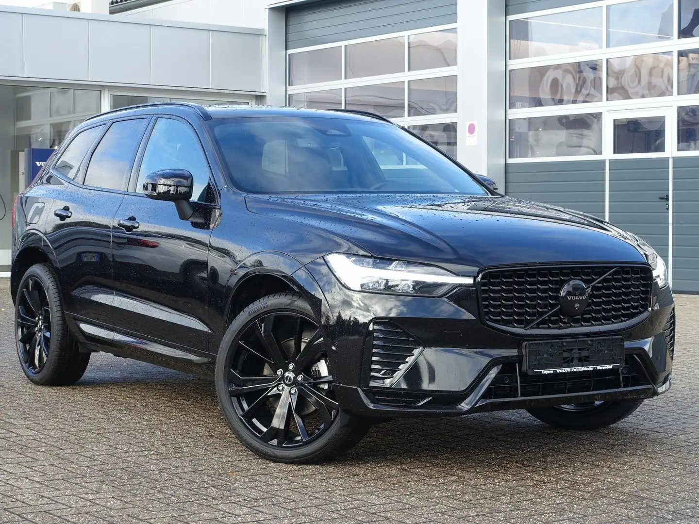 Volvo XC60 Black Edition Plus B5 AWD/360°Cam/HeadUp Schwarz - 2