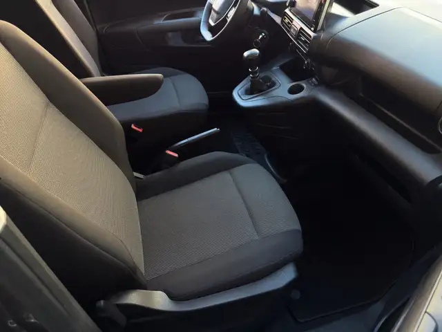Peugeot Rifter view 12