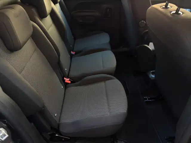 Peugeot Rifter view 14