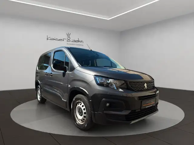 Peugeot Rifter view 3