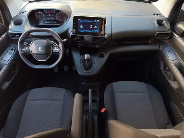 Peugeot Rifter view 11
