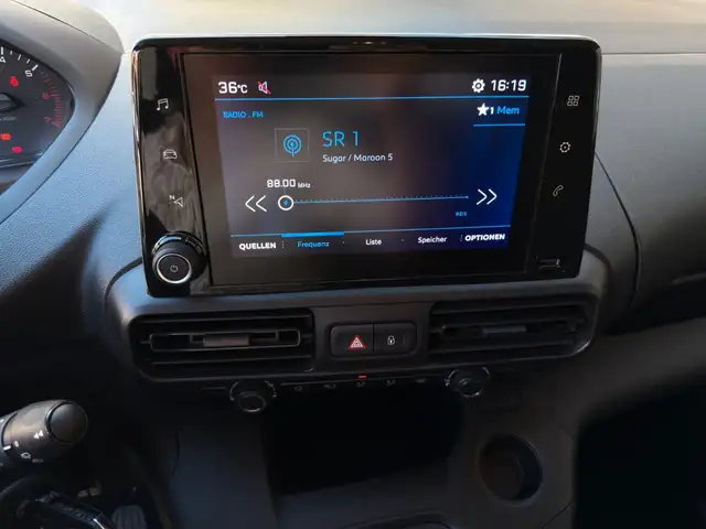 Peugeot Rifter view 27
