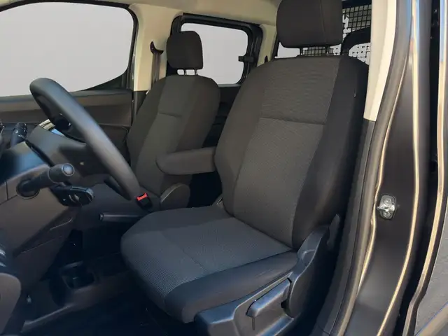 Peugeot Rifter view 13