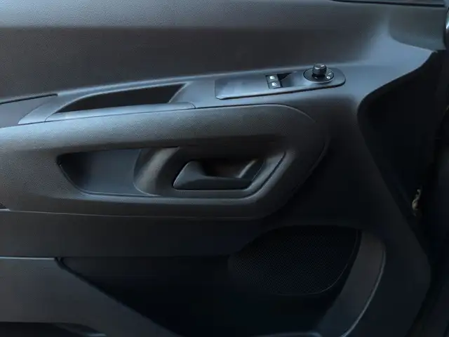 Peugeot Rifter view 17