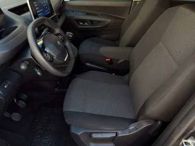 Peugeot Rifter view 10