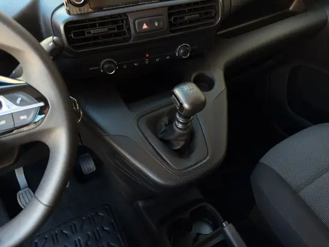 Peugeot Rifter view 30