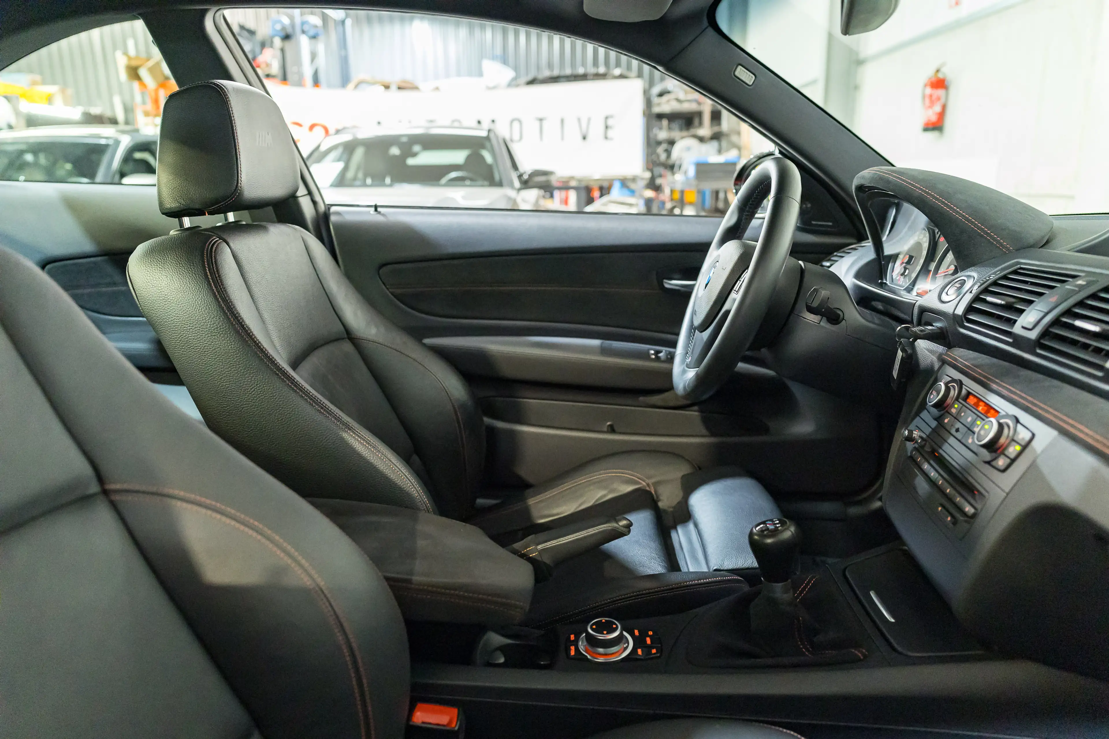 BMW 1er M Coupé VALENCIA ORANGE | FULL OPTION | COLLECTORS ITEM — photo 10