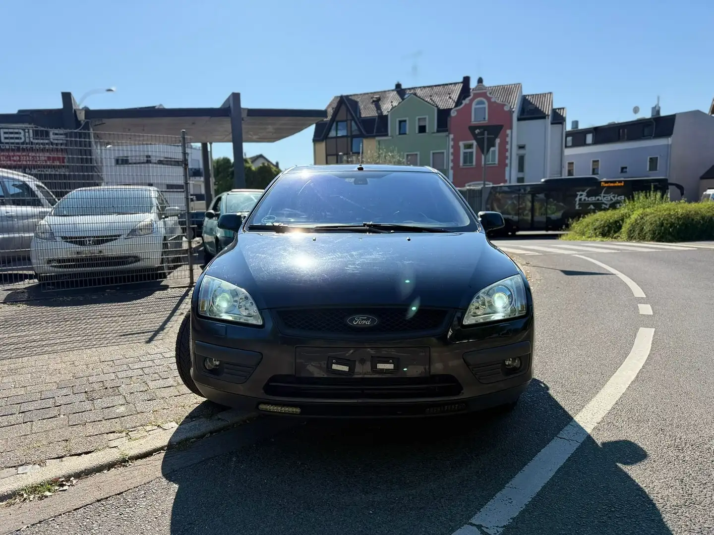 Ford Focus Turnier 1.8 TDCi Titanium*Xenon*TÜV&ServicENEU Schwarz - 2
