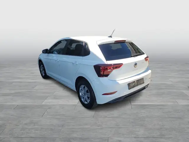 Volkswagen Polo view 3