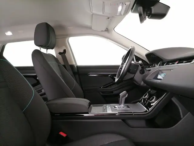 Land Rover Range Rover Evoque view 3
