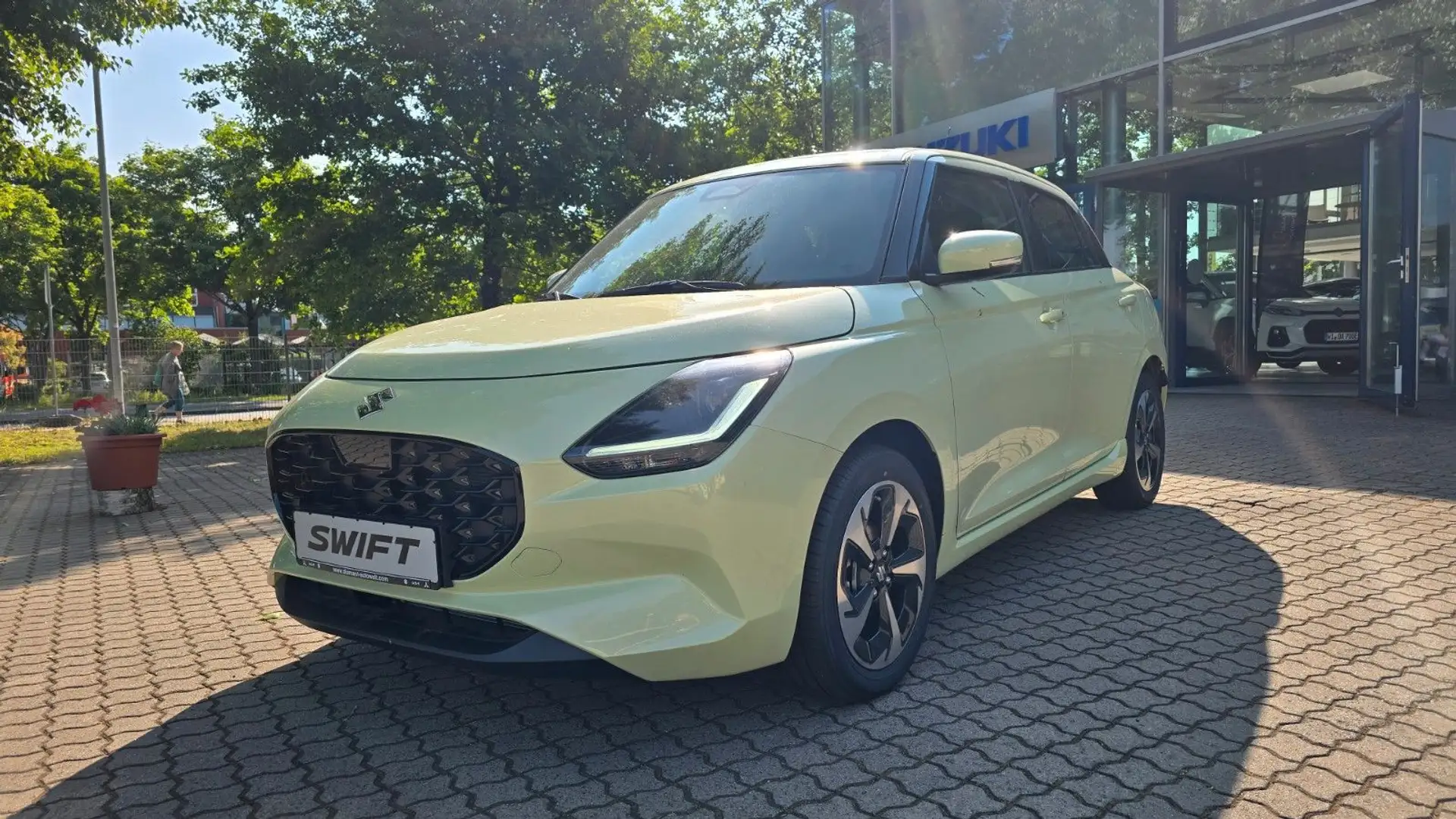 Suzuki Swift 1.2 Comfort+ Hybrid  CVT Gelb - 1