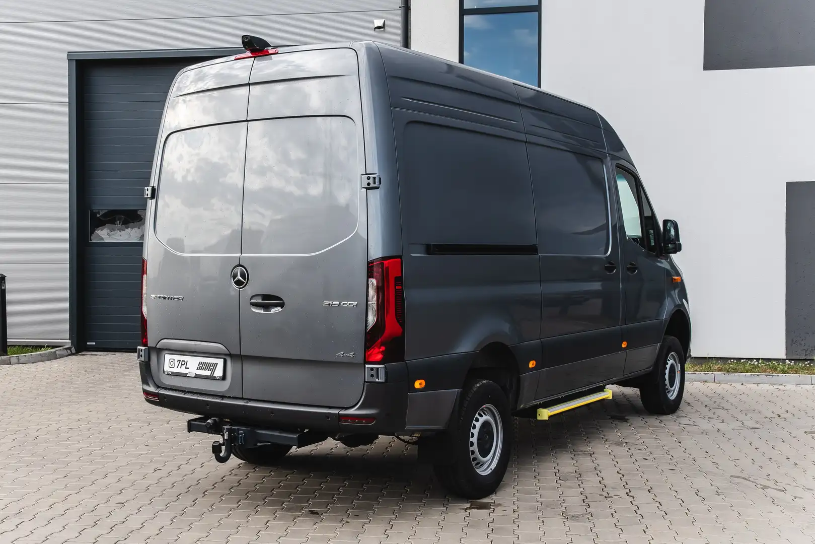 Mercedes-Benz Sprinter Sprinter 319 CDI AWD 4x4 FULL Custom "AMG" Bumper Gris - 2