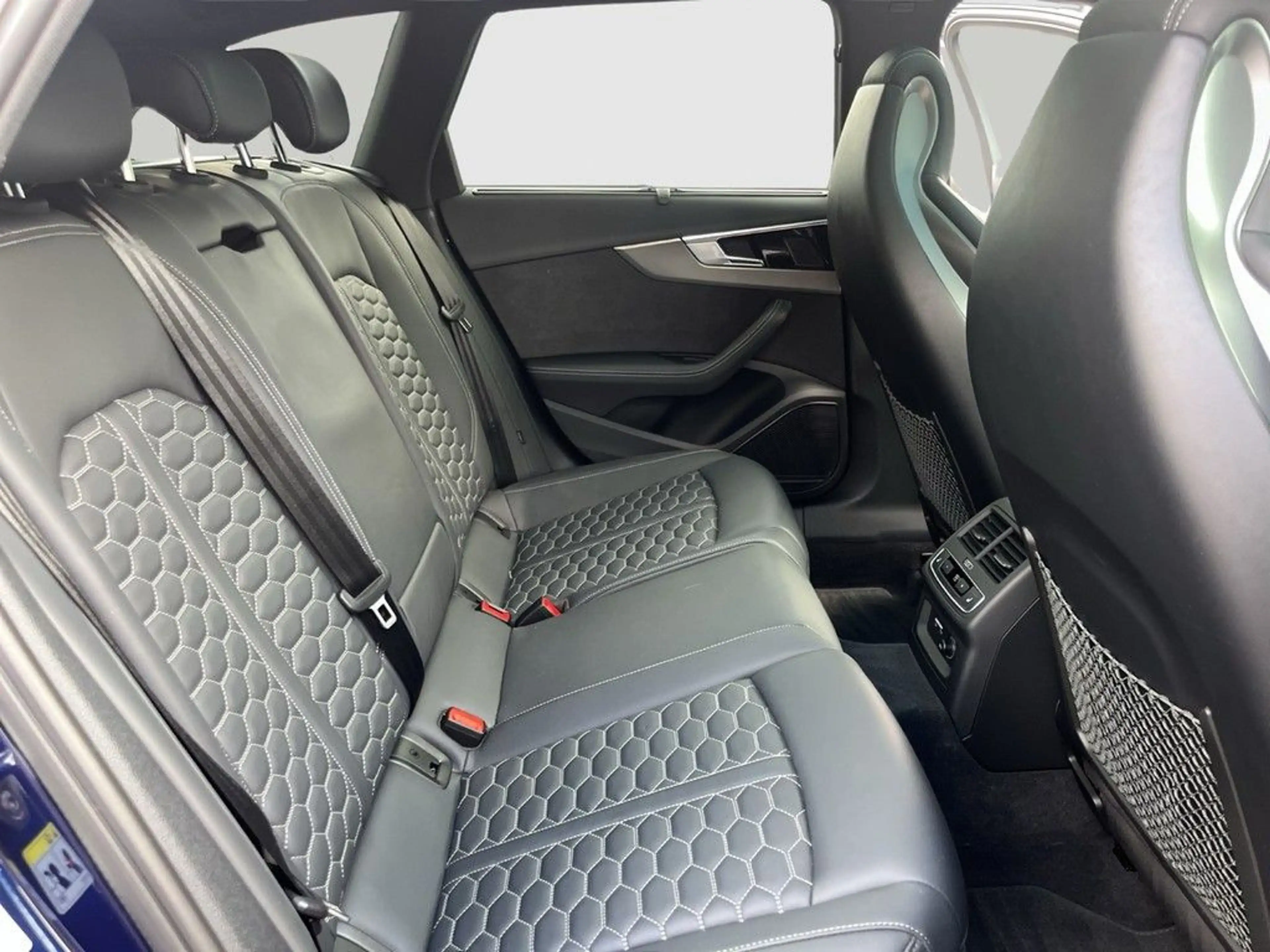 Audi RS4 RS4 Avant 2.9 TFSI quattro Matrix Pano Kamera He — photo 16