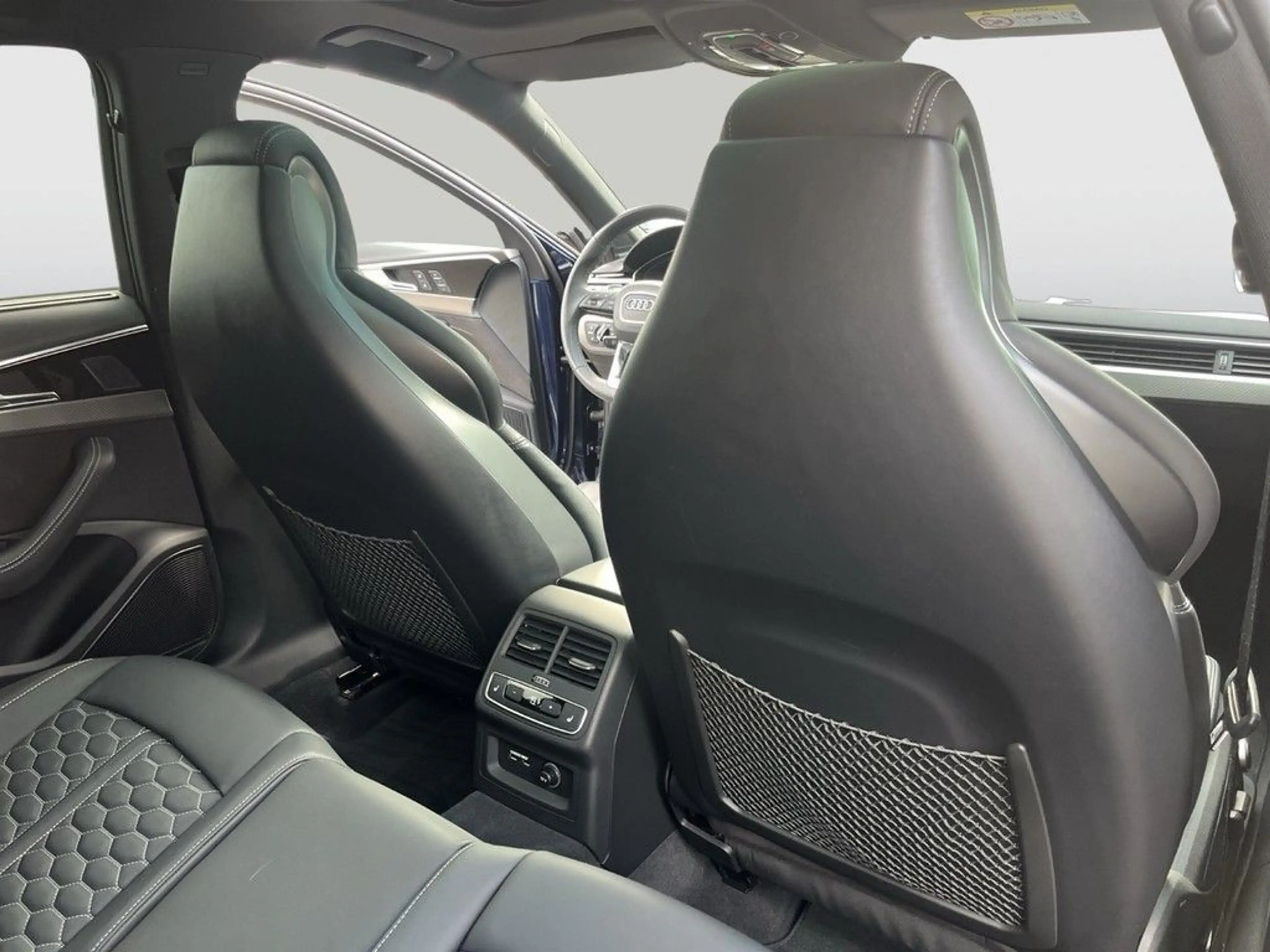 Audi RS4 RS4 Avant 2.9 TFSI quattro Matrix Pano Kamera He — photo 17
