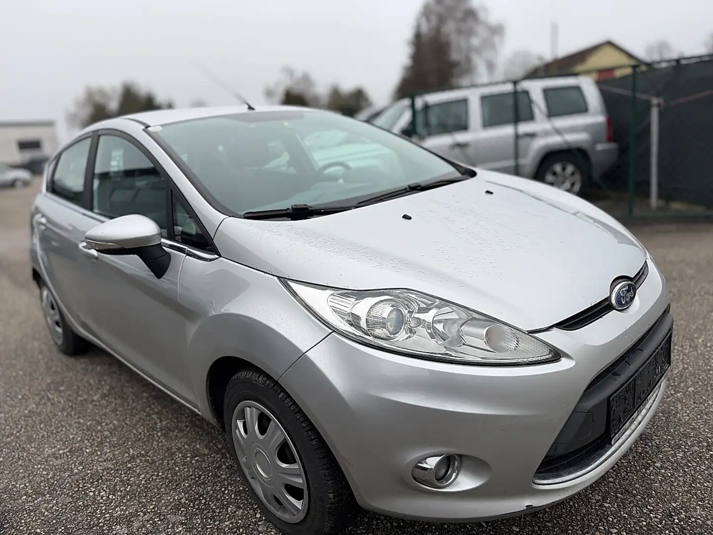 Ford Fiesta Trend 1,25 Silber - 2