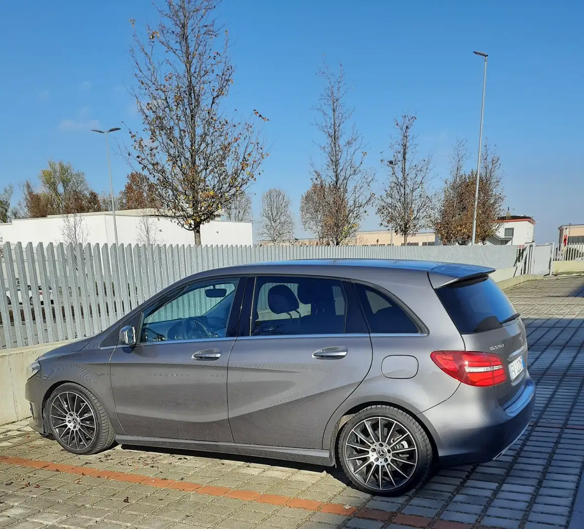 Mercedes-Benz B 220 d Premium Next 4matic auto - 1