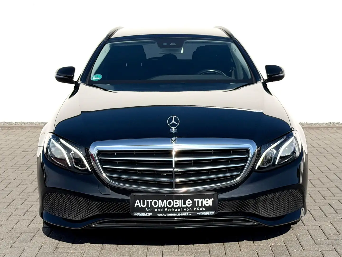 Mercedes-Benz E 300 d T / NAVI / LED / PDC / GARANTIE / Noir - 2