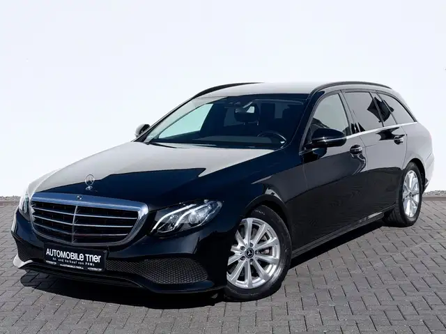 Mercedes-Benz E 300 d T / NAVI / LED / PDC / GARANTIE /