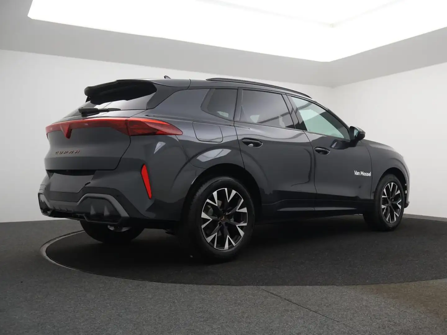 CUPRA Terramar Terramar Business 1.5 eTSI 150pk (110kW) DSG7 / DEMO Gris - 2