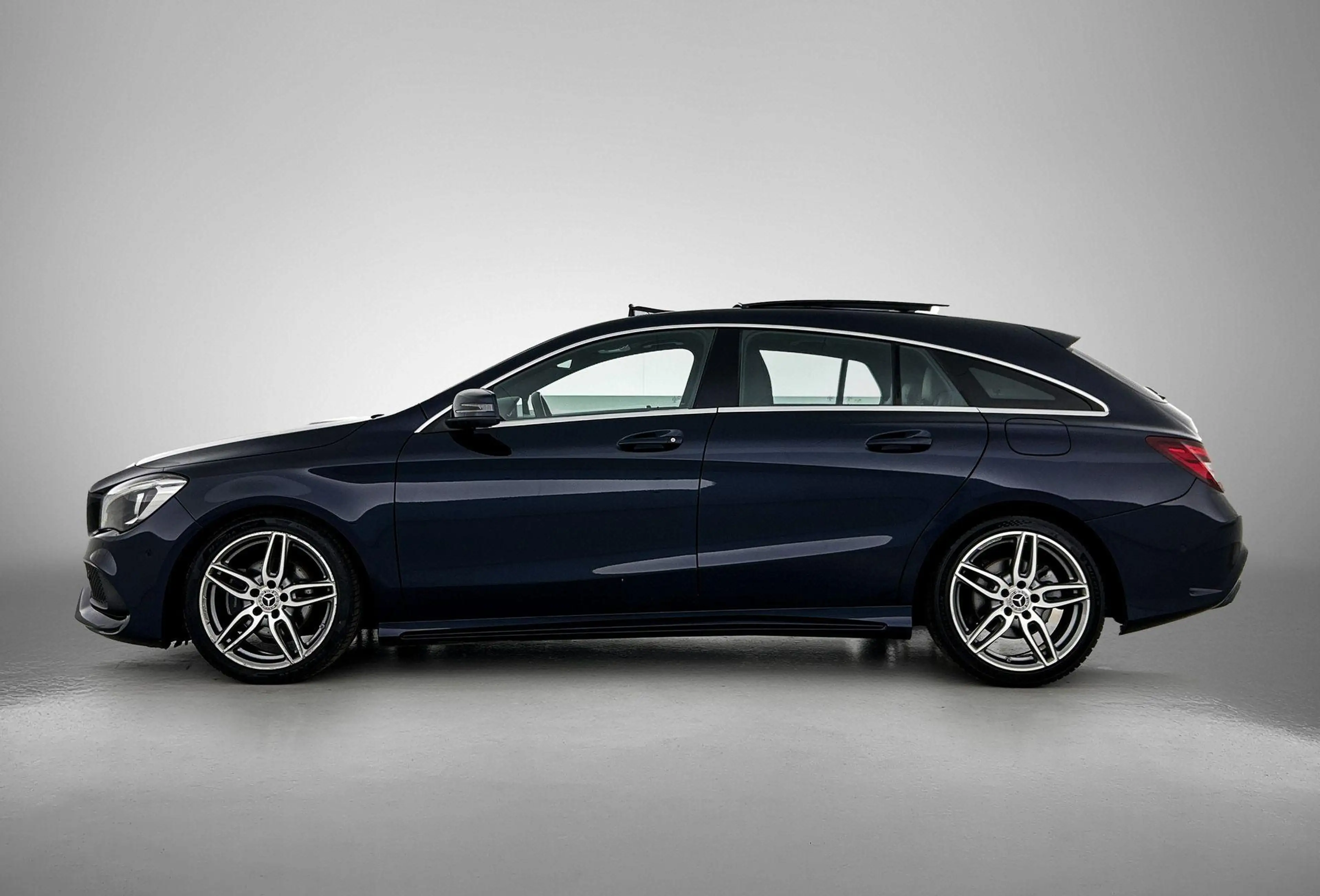 Mercedes-Benz CLA 180 Shooting Brake Business Solution AMG | Automaat | — photo 2