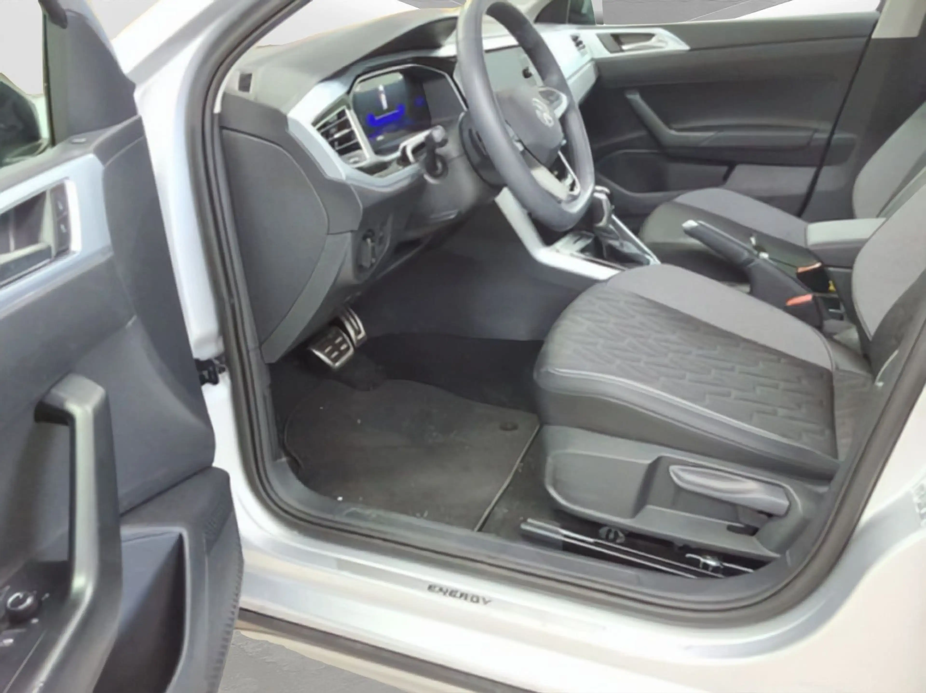 Volkswagen Taigo 1.0 TSI DSG Energy *LED*Navi*Sitzheizung* — photo 4