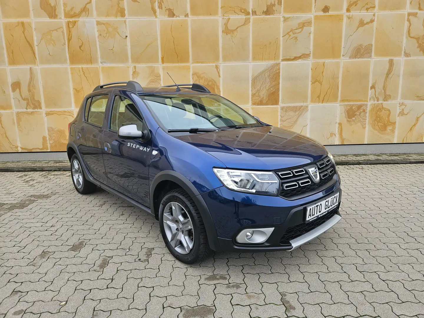 Dacia Sandero Stepway Prestige *NAVI*PDC*AHK*1.HAND Blau - 1