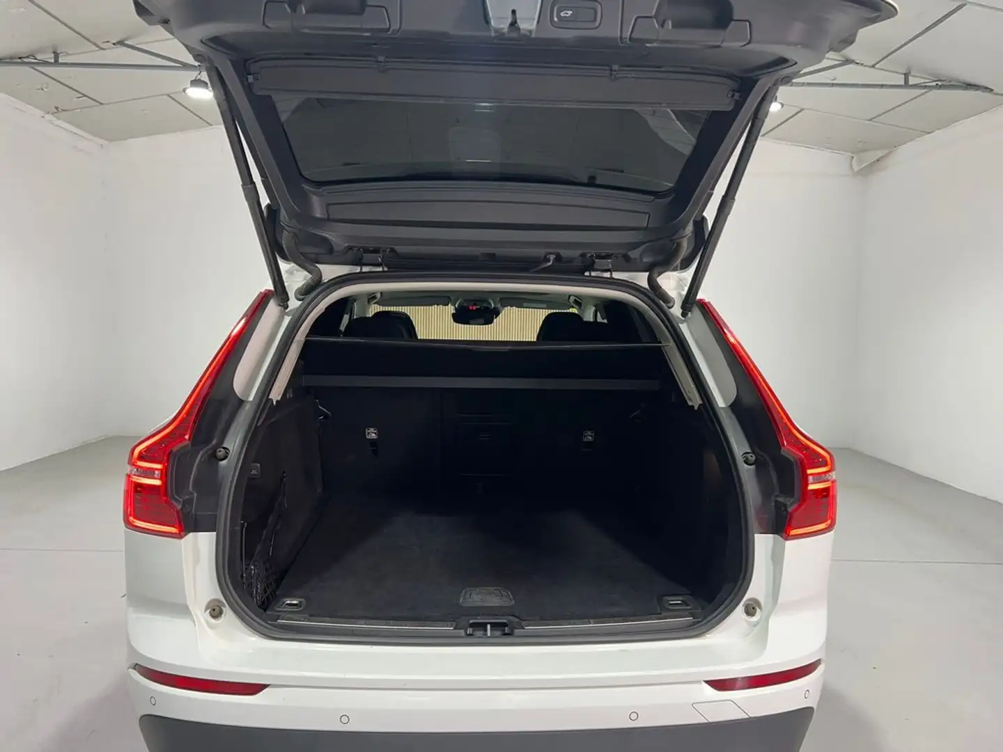 Volvo XC60 2.0 D4 Business Plus Auto Blanc - 1