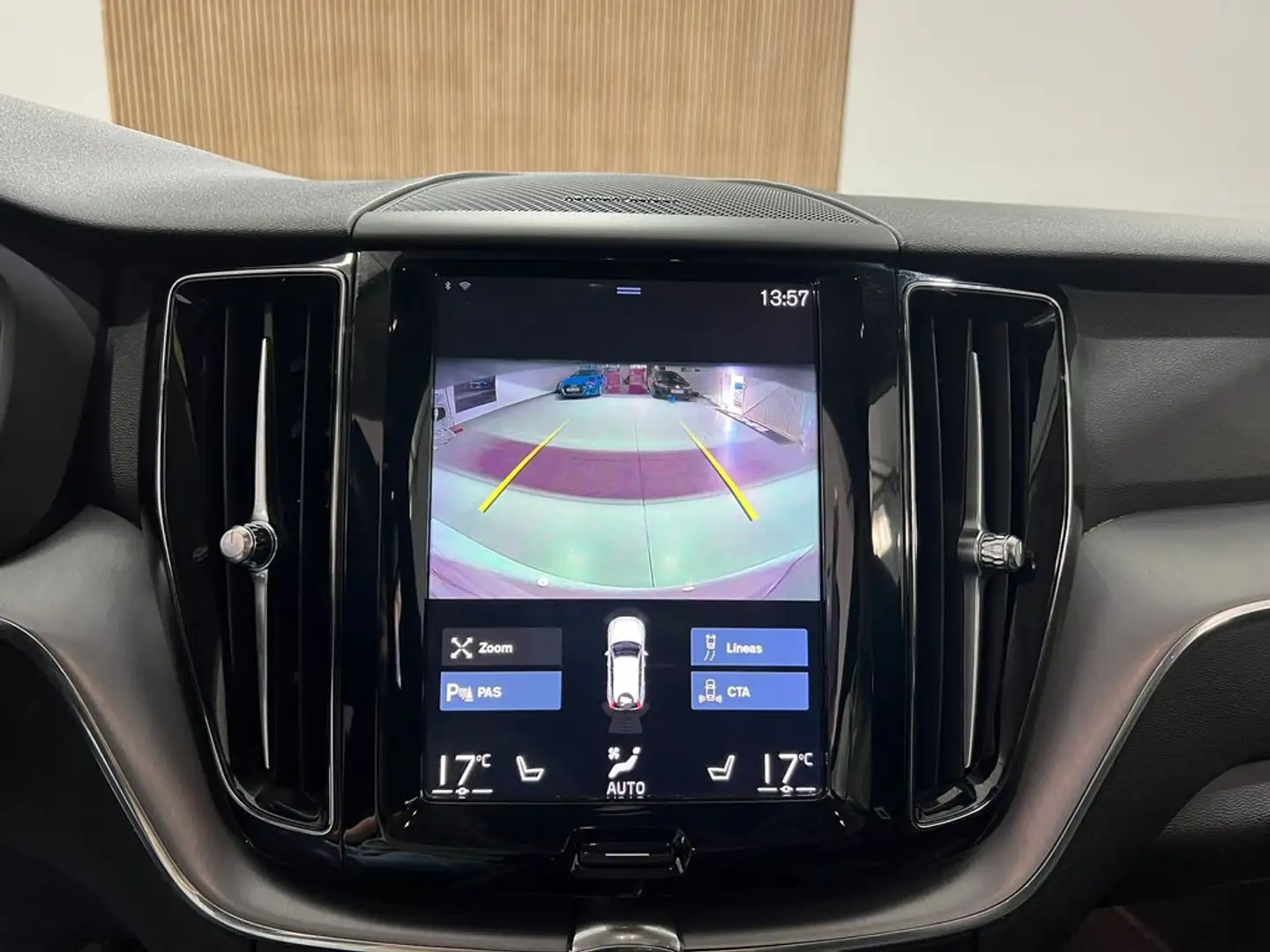 Volvo XC60 2.0 D4 Business Plus Auto Blanc - 2